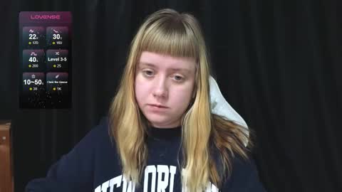 Snapshot of june_shy0 chatting on 12/23/25, 09:18 June online show from 12/23/25, 09:18