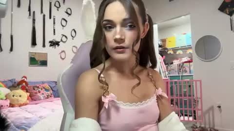 Snapshot of juni_thepuppy chatting on 07/19/26, 06:39 juni_thepuppy online show from 07/19/26, 06:39