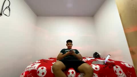 junior_osorio_2 online show from 01/19/26, 02:48