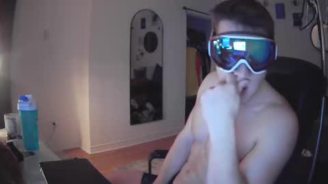 Junior Madison online show from 02/03/25, 01:41