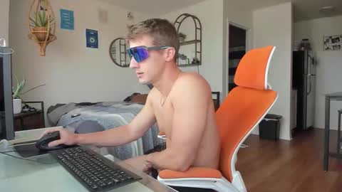 Junior Madison online show from 10/21/25, 04:19