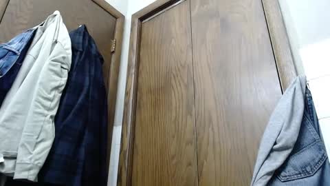 Snapshot of junk_yard_dog chatting on 01/28/25, 01:27 Dave online show from 01/28/25, 01:27