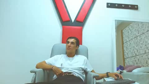 Jupiter online show from 10/17/25, 06:43