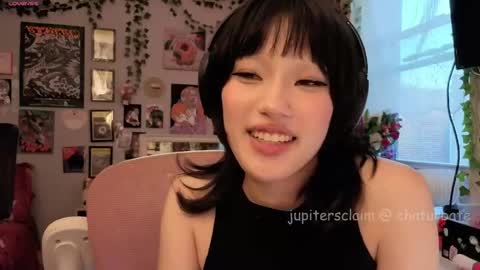 Snapshot of jupitersclaim chatting on 05/12/26, 11:35 jupitersclaim online show from 05/12/26, 11:35