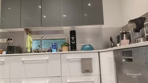 jusahki online show from 09/16/25, 06:03