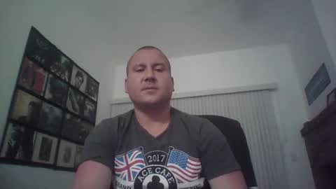 Snapshot of just1more5 chatting on 06/12/26, 01:37 just1more5 online show from 06/12/26, 01:37