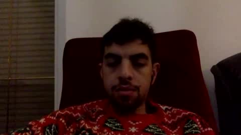 Snapshot of just4fun69xx chatting on 01/12/25, 05:01 Vero y Tom online show from 01/12/25, 05:01