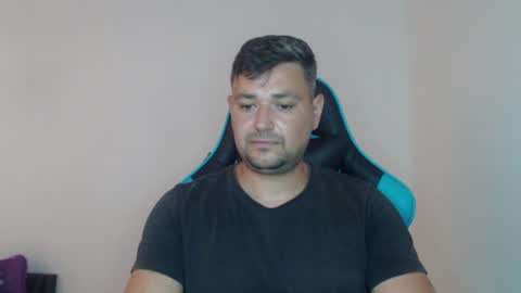 Snapshot of just_a_nice_guy_27 chatting on 07/17/26, 11:28 Alex online show from 07/17/26, 11:28