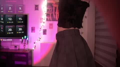 Snapshot of just_busking chatting on 12/18/24, 04:53 Julia online show from 12/18/24, 04:53