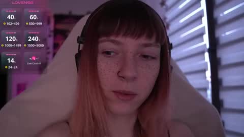 Snapshot of just_busking chatting on 03/11/25, 05:38 Julia online show from 03/11/25, 05:38