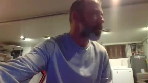 Snapshot of just_chillinwithya chatting on 12/23/24, 08:33 Your Zaddy online show from 12/23/24, 08:33