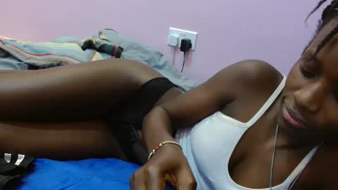 Snapshot of just_isla chatting on 01/14/26, 02:55 Sexy Isla online show from 01/14/26, 02:55