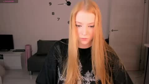 Snapshot of just_jessy_meow chatting on 05/11/26, 07:44 JESSY online show from 05/11/26, 07:44