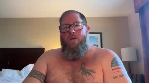 Snapshot of justaguyandnaked chatting on 11/08/25, 08:40 justaguyandnaked online show from 11/08/25, 08:40