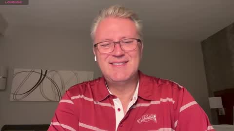 Snapshot of justavoyeurhere chatting on 10/06/25, 02:31 Michael online show from 10/06/25, 02:31