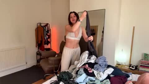 Billie  B  William online show from 04/13/26, 08:31