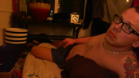 Snapshot of justclickthis chatting on 01/24/25, 10:43 justclickthis online show from 01/24/25, 10:43