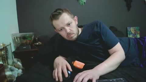 Snapshot of justclickthis chatting on 12/01/25, 01:21 justclickthis online show from 12/01/25, 01:21