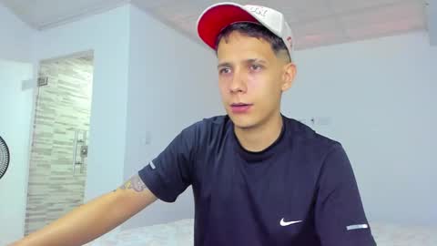 Snapshot of justin_biker chatting on 09/30/25, 02:44 justin_biker online show from 09/30/25, 02:44