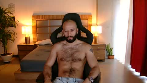 Snapshot of justin_hton chatting on 05/16/26, 12:26 Justin online show from 05/16/26, 12:26