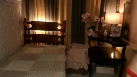 justine_hunk online show from 12/02/25, 04:29