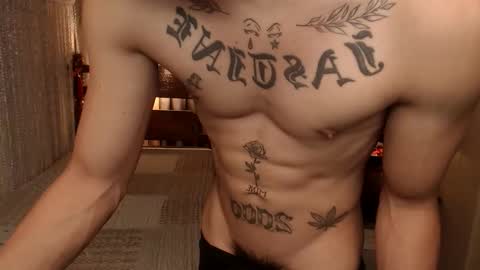 justine_hunk online show from 04/17/26, 07:22