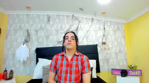 Justine online show from 10/31/25, 04:02