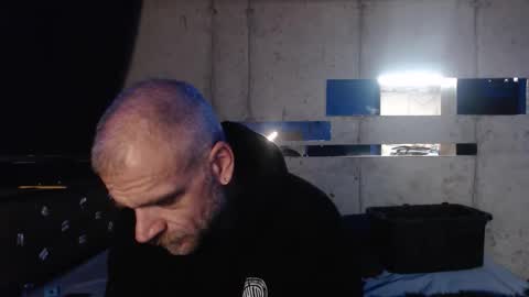 justinmoore1987 online show from 12/22/25, 09:28