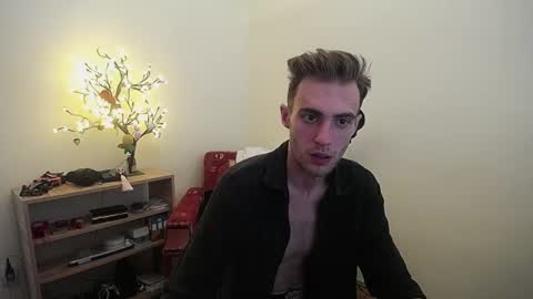 Snapshot of justinnordick chatting on 06/30/26, 06:25 Hologram Guy online show from 06/30/26, 06:25
