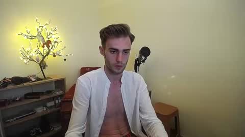 Snapshot of justinnordick chatting on 07/06/26, 03:03 Hologram Guy online show from 07/06/26, 03:03