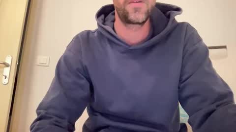 justmeandyou00 online show from 12/01/25, 01:27