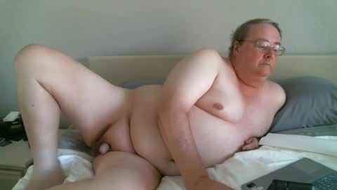 justmedm64 online show from 02/26/25, 07:16