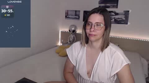 Julie online show from 01/05/25, 05:41