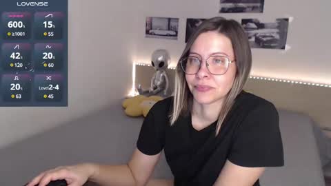 Julie online show from 01/28/25, 05:22