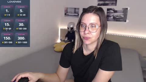 Julie online show from 02/01/25, 05:18