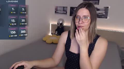 Julie online show from 02/02/25, 05:21