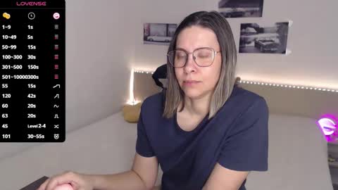 Julie online show from 04/03/26, 03:59