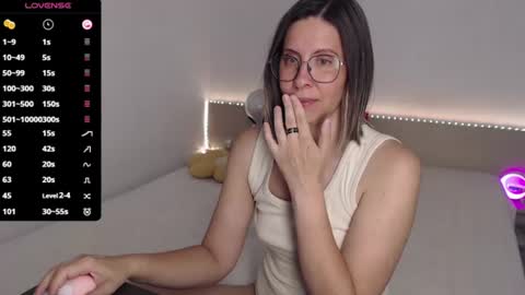 Julie online show from 07/19/26, 03:54