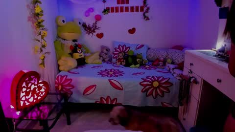 Mia online show from 02/17/25, 09:41