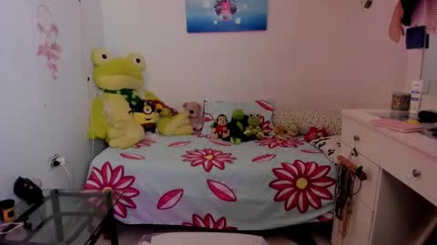 Mia online show from 02/28/25, 01:37