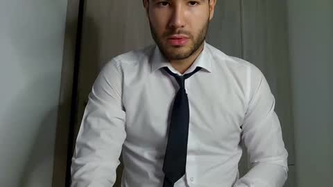 Snapshot of justynxxx1 chatting on 01/12/25, 12:18 Justin online show from 01/12/25, 12:18