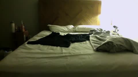 J and Sugar snap pea online show from 09/17/25, 10:39