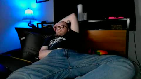Snapshot of jwineness chatting on 01/01/25, 07:09 MidsizeBiGuy online show from 01/01/25, 07:09