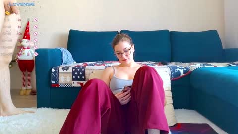 KITTY AND NICK Broadcast start time 10 am and 10 pm Moscow time online show from 01/12/25, 09:08