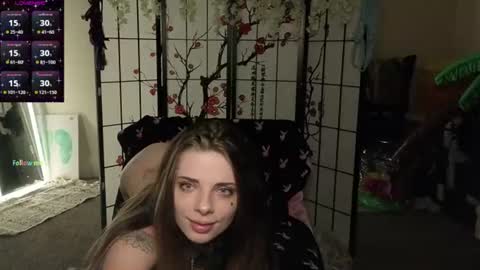 Snapshot of k8x4u chatting on 06/18/26, 04:02 K8X4U LOVE ME online show from 06/18/26, 04:02