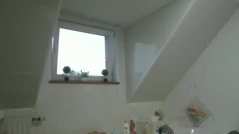 k938601 online show from 10/10/25, 04:17