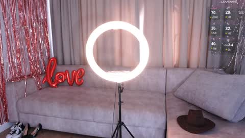 Amely online show from 09/17/25, 04:25