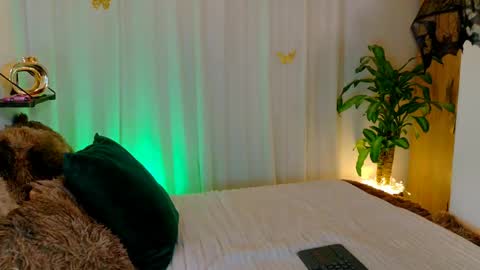 Kaaiiri online show from 05/27/26, 01:57