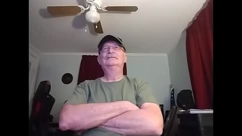 Snapshot of kabriggs136 chatting on 02/18/25, 01:10 kabriggs136 online show from 02/18/25, 01:10