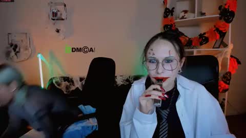 kaela_spell_ online show from 10/20/25, 07:14